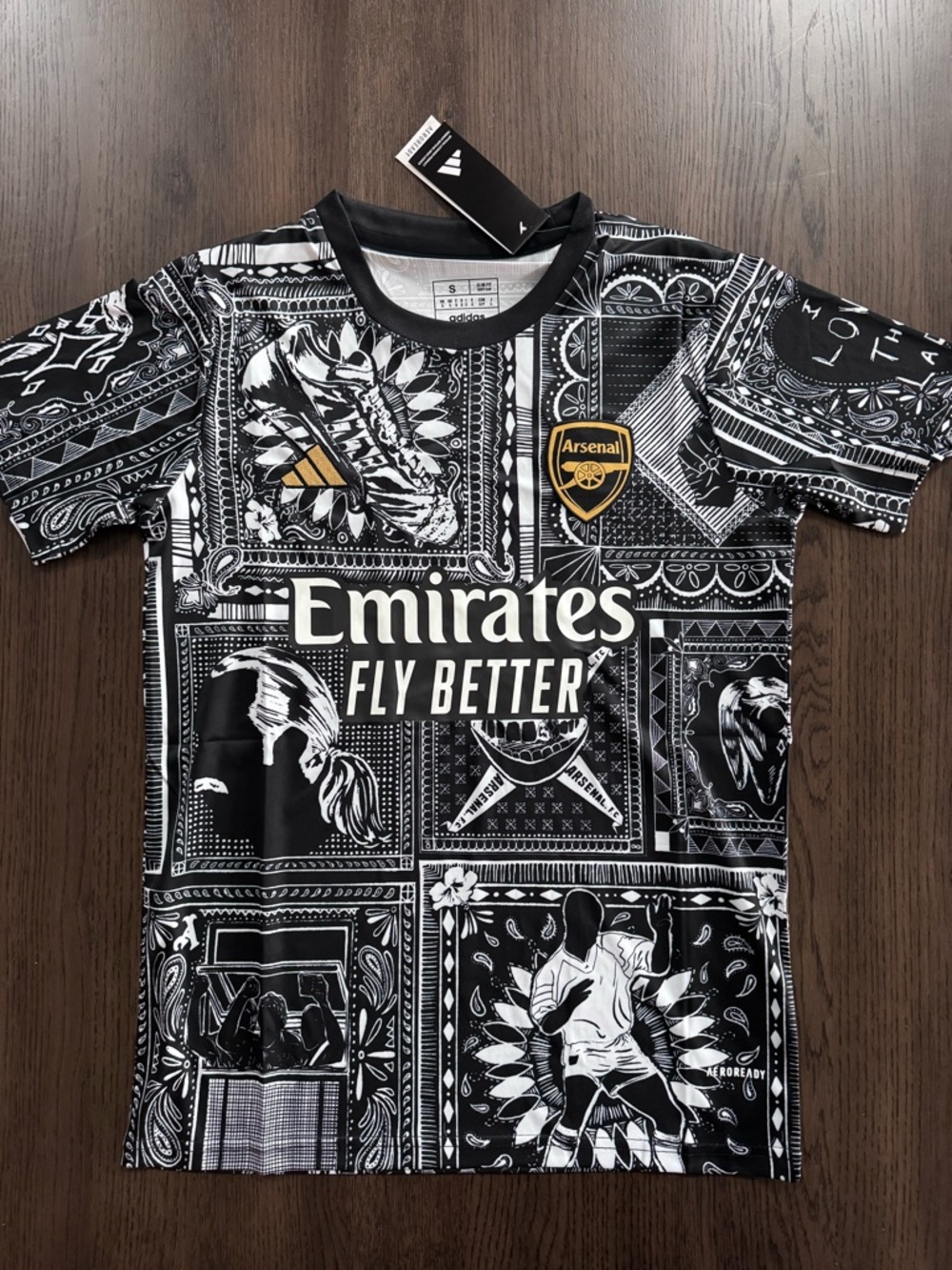 NWT Men’s Small adidas Arsenal Black & White Graphic 'Fly Better' Jersey